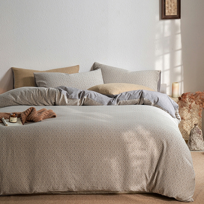 91家纺网 家纺一手货源 找家纺 三朵家纺 2025新款全棉纯棉水洗棉色织提花四件套 眉景-灰