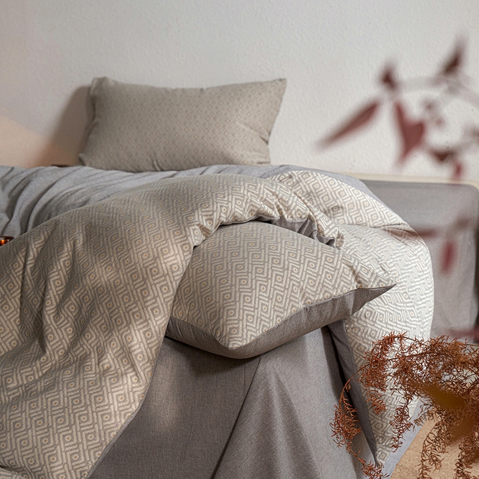 91家纺网 家纺一手货源 找家纺 三朵家纺 2025新款全棉纯棉水洗棉色织提花四件套 眉景-灰