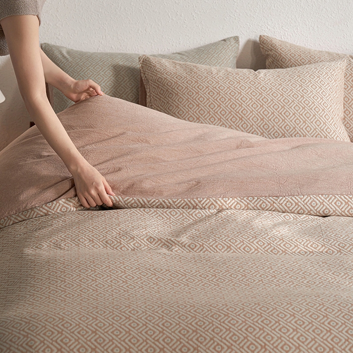 91家纺网 家纺一手货源 找家纺 三朵家纺 2025新款全棉纯棉水洗棉色织提花四件套 眉景-卡其