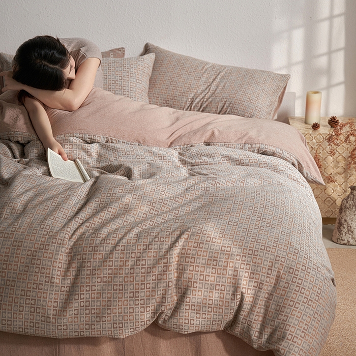 91家纺网 家纺一手货源 找家纺 三朵家纺 2025新款全棉纯棉水洗棉色织提花四件套 微纳