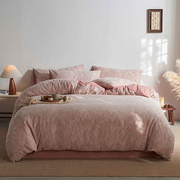 91家纺网 家纺一手货源 找家纺 三朵家纺 2025新款全棉纯棉水洗棉色织提花四件套 叶时光