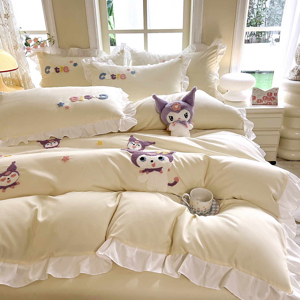 91家纺网 家纺一手货源 找家纺 雨菲家纺 2025新款学生季水洗棉毛巾绣花荷叶花边三件套四件套床单床笠款 米米兔杏