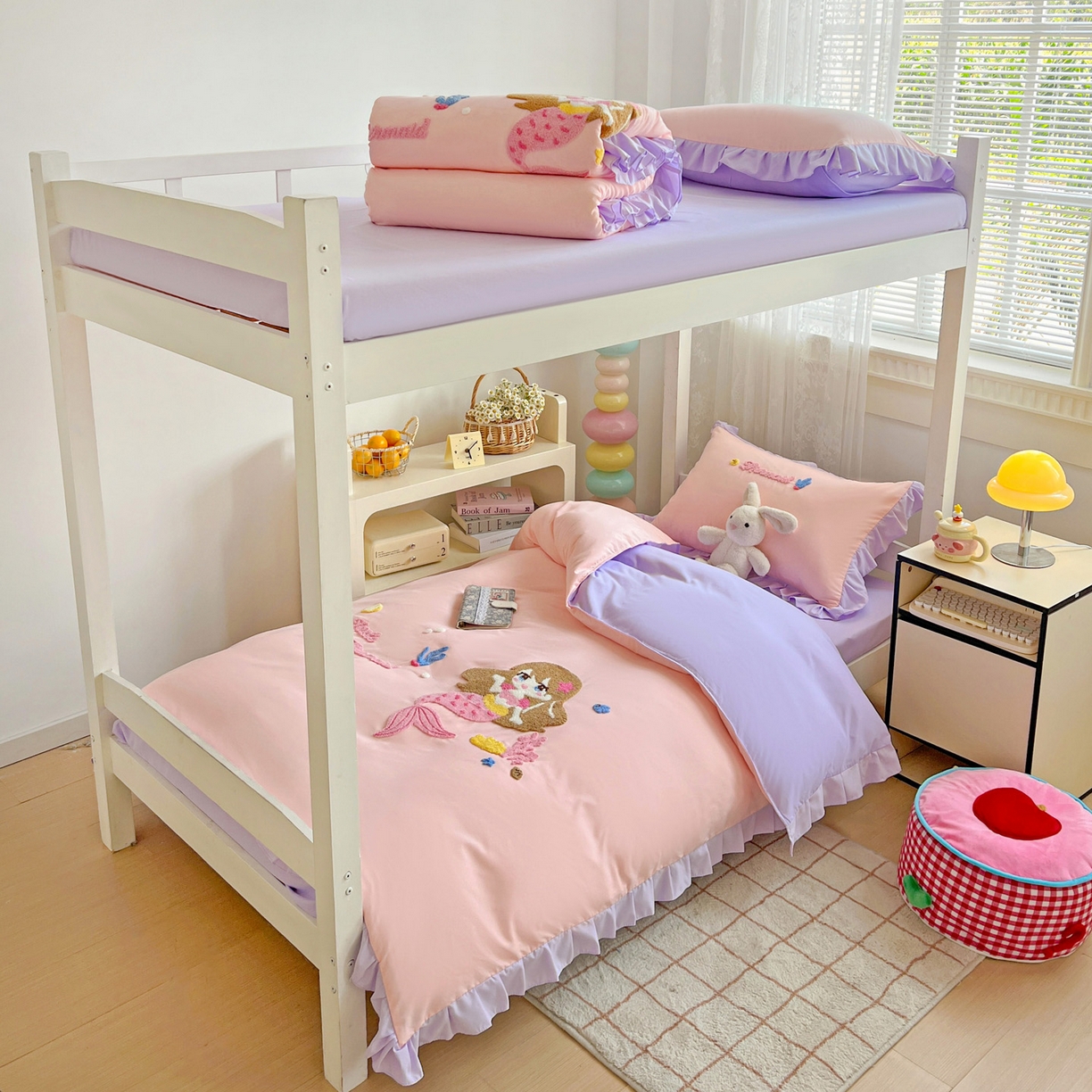 91家纺网 家纺一手货源 找家纺 雨菲家纺 2025新款学生季水洗棉毛巾绣花荷叶花边三件套四件套床单床笠款 美人鱼粉紫