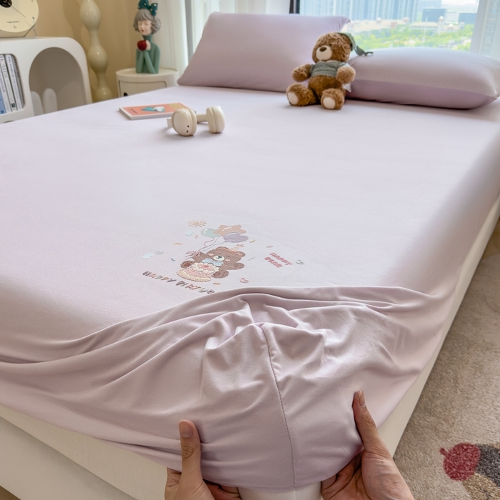 91家纺网 家纺一手货源 找家纺 米菲 2025新款高密针织棉印花床笠-梦幻 梦幻--香芋紫