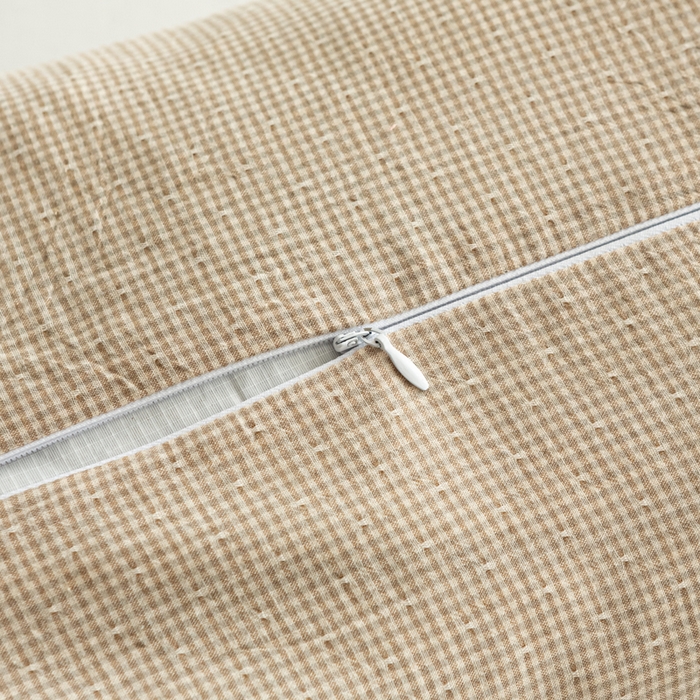 91家纺网 家纺一手货源 找家纺 萌番宝 2025新款A类水洗棉全棉三角方格二合一组合荞麦枕头草本清香荞麦腰枕 卡其色三角46*16+方枕46*28