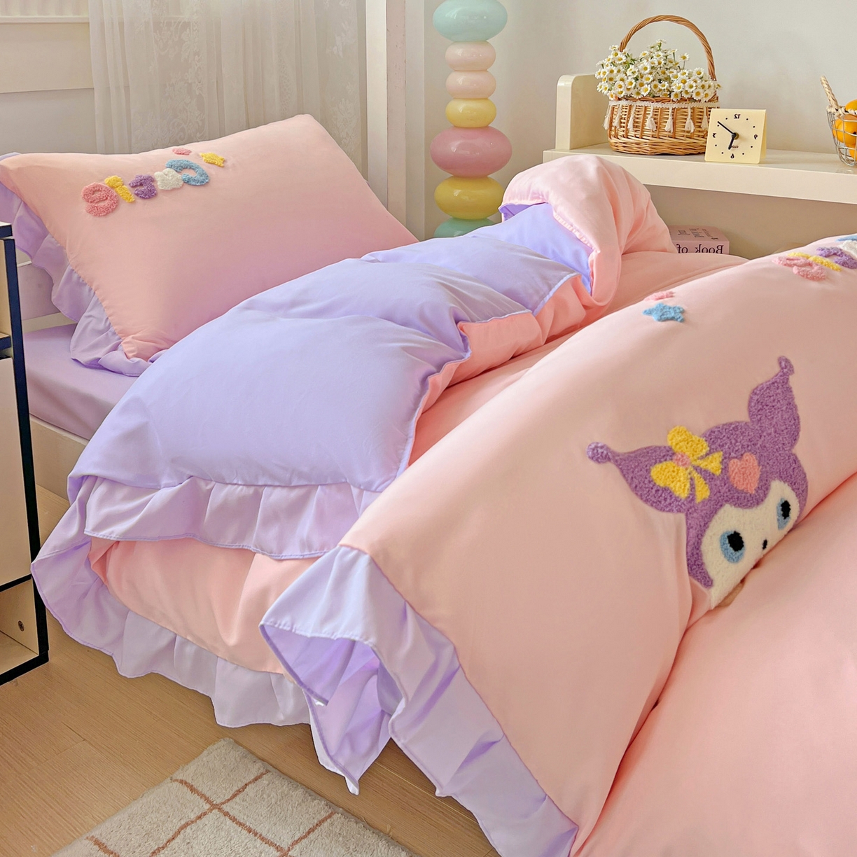 91家纺网 家纺一手货源 找家纺 雨菲家纺 2025新款学生季水洗棉毛巾绣花荷叶花边三件套四件套床单床笠款 米米兔粉紫