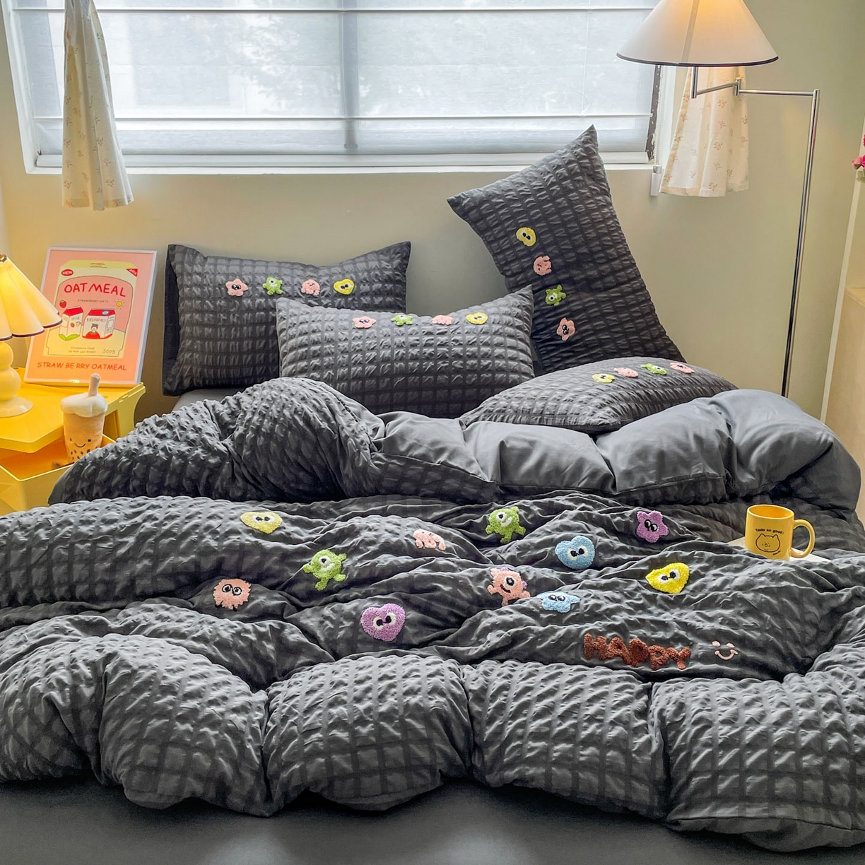 91家纺网 家纺一手货源 找家纺 千希家纺 2025新款高克重超柔泡泡纱毛巾绣泡芙精灵系列四件套 泡芙精灵-绅士灰