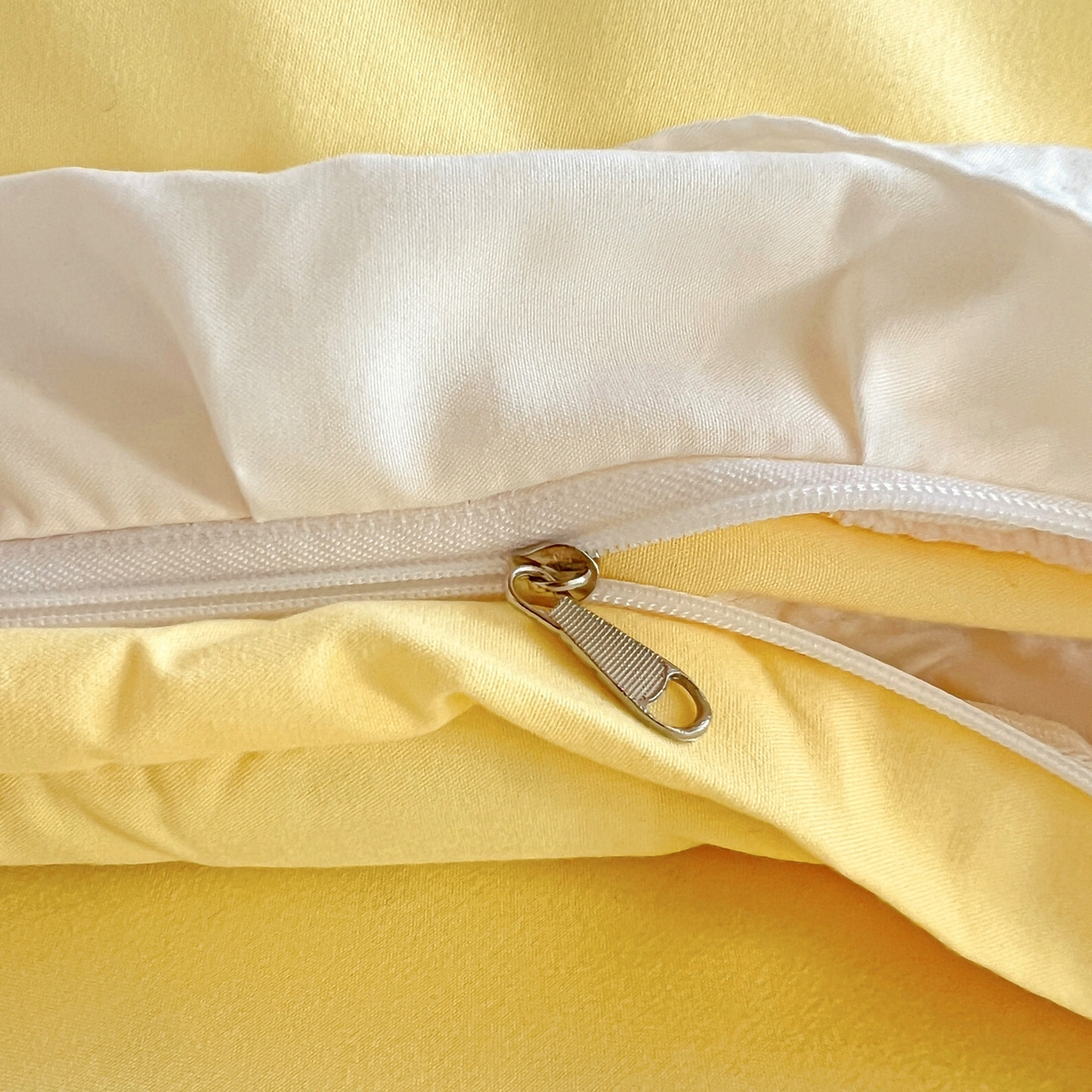 91家纺网 家纺一手货源 找家纺 雨菲家纺 2025新款学生季水洗棉毛巾绣花荷叶花边三件套四件套床单床笠款 美人鱼黄