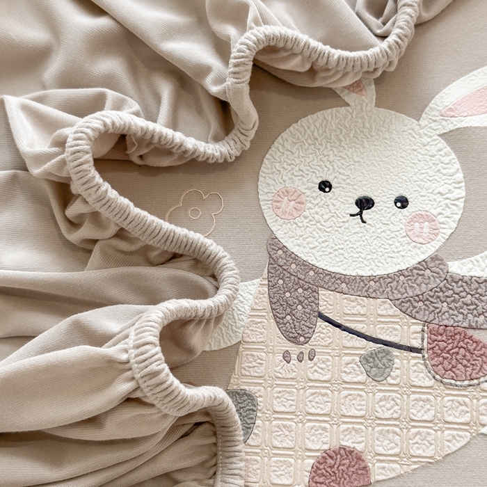 91家纺网 家纺一手货源 找家纺 米菲 2025新款高密针织棉印花床笠-梦幻 梦幻--卡其色