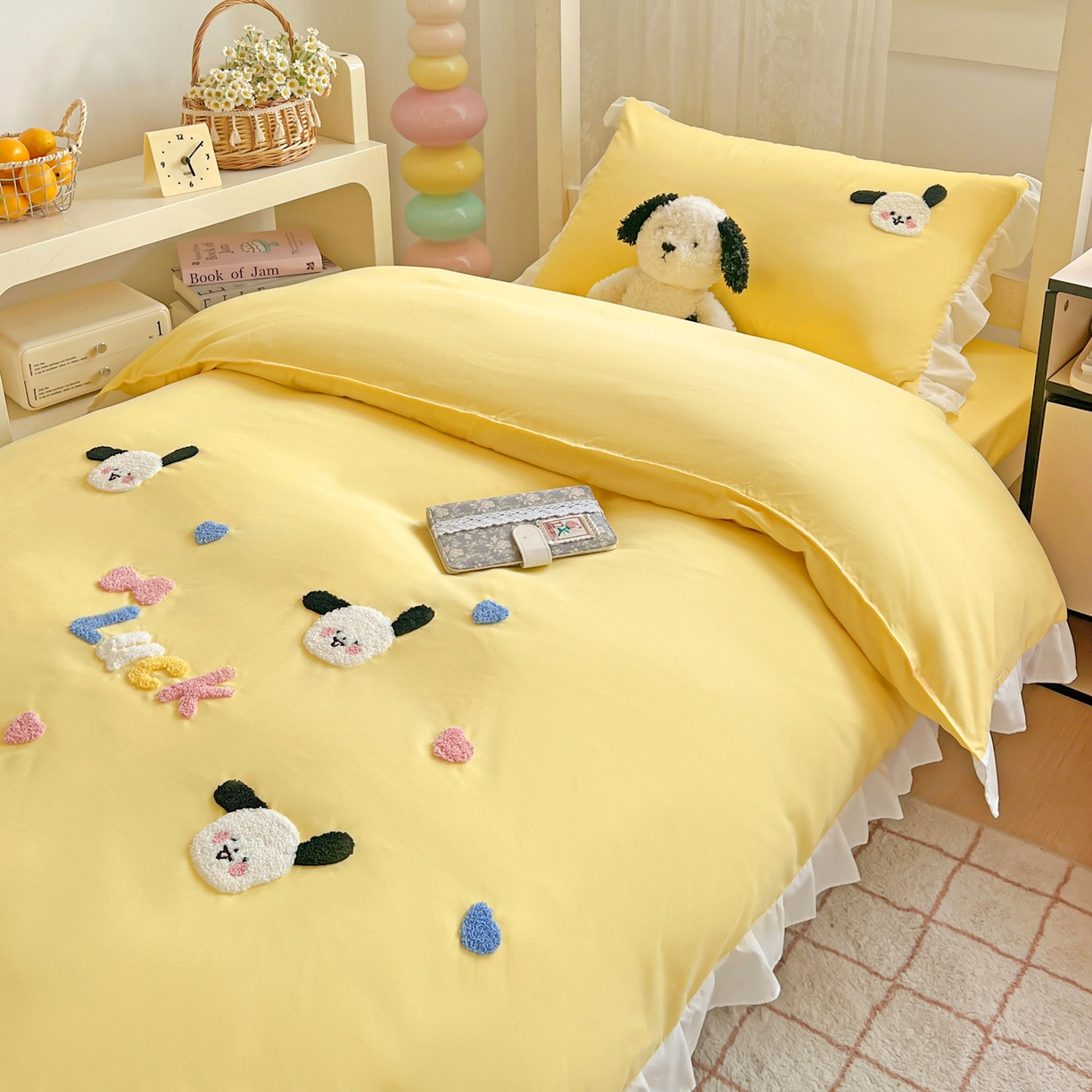 91家纺网 家纺一手货源 找家纺 雨菲家纺 2025新款学生季水洗棉毛巾绣花荷叶花边三件套四件套床单床笠款 开心狗黄