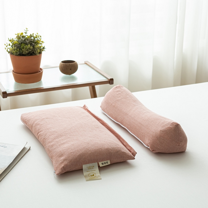 91家纺网 家纺一手货源 找家纺 萌番宝 2025新款A类水洗棉全棉三角方格二合一组合荞麦枕头草本清香荞麦腰枕 豆沙色三角46*16+方枕46*28