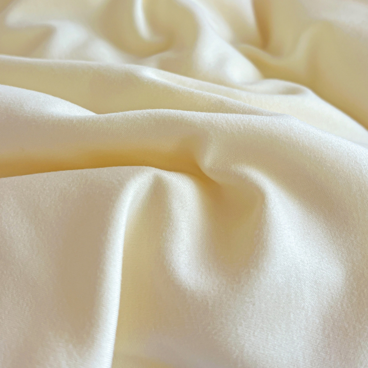 91家纺网 家纺一手货源 找家纺 雨菲家纺 2025新款学生季水洗棉毛巾绣花荷叶花边三件套四件套床单床笠款 米米兔杏紫