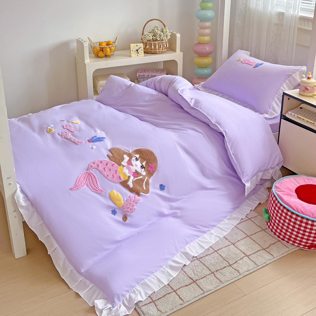 91家纺网 家纺一手货源 找家纺 雨菲家纺 2025新款学生季水洗棉毛巾绣花荷叶花边三件套四件套床单床笠款 美人鱼紫