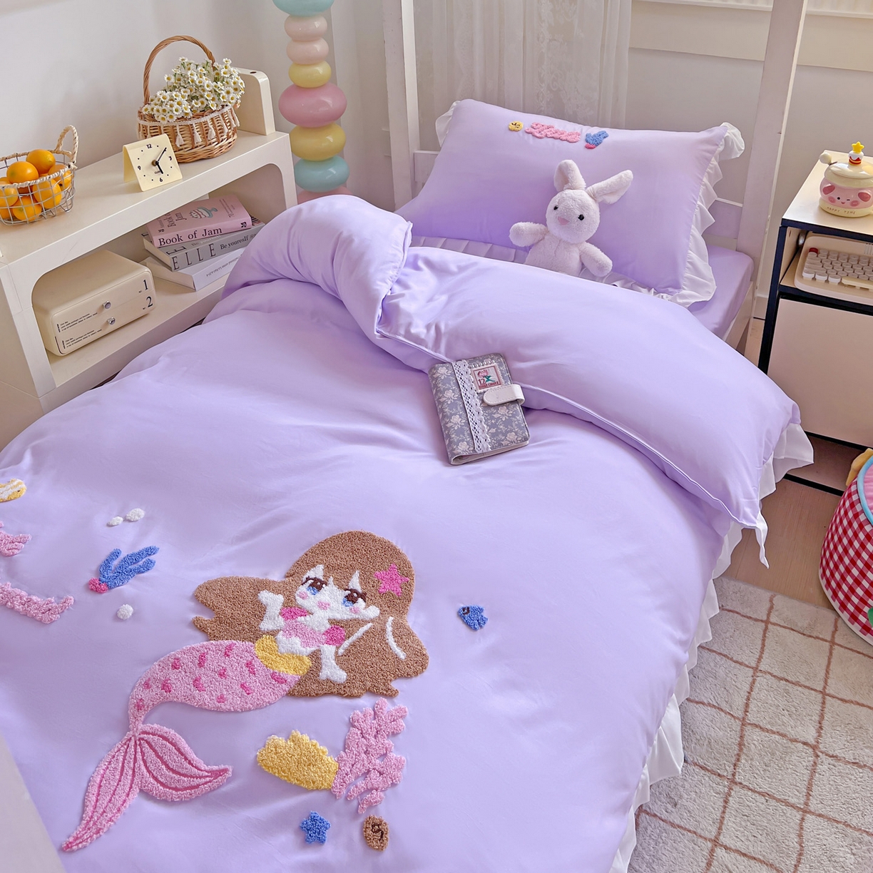 91家纺网 家纺一手货源 找家纺 雨菲家纺 2025新款学生季水洗棉毛巾绣花荷叶花边三件套四件套床单床笠款 美人鱼紫