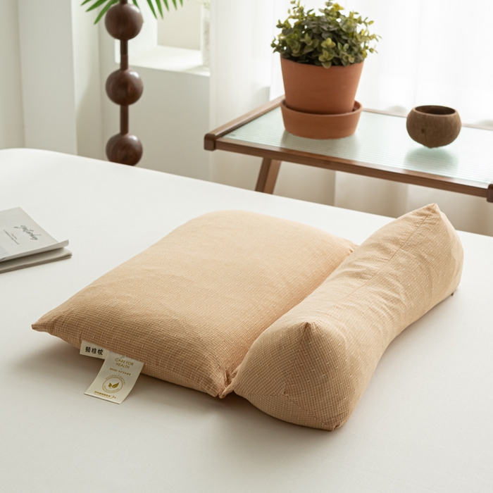 91家纺网 家纺一手货源 找家纺 萌番宝 2025新款A类水洗棉全棉三角方格二合一组合荞麦枕头草本清香荞麦腰枕 黄色三角46*16+方枕46*28