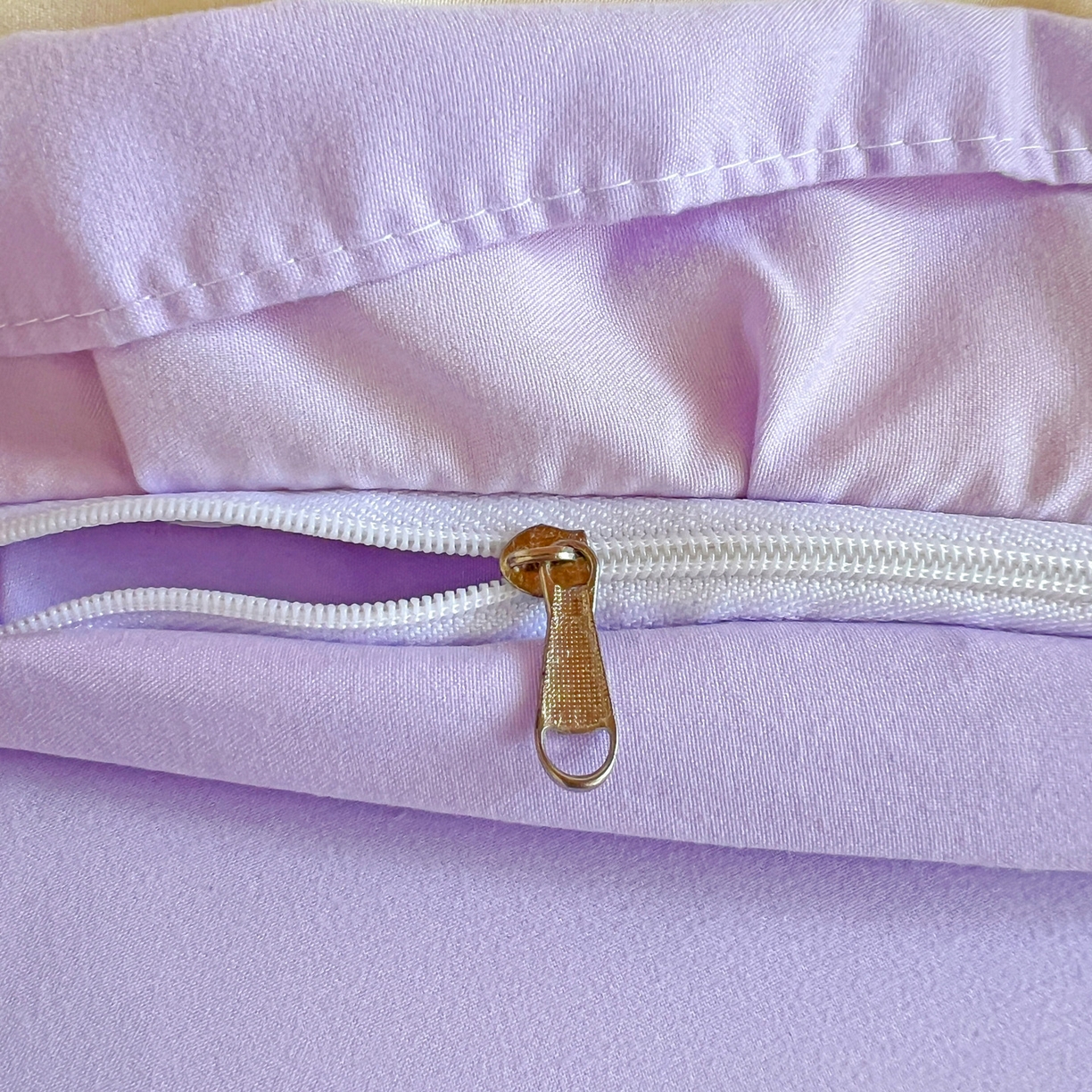 91家纺网 家纺一手货源 找家纺 雨菲家纺 2025新款学生季水洗棉毛巾绣花荷叶花边三件套四件套床单床笠款 米米兔杏紫