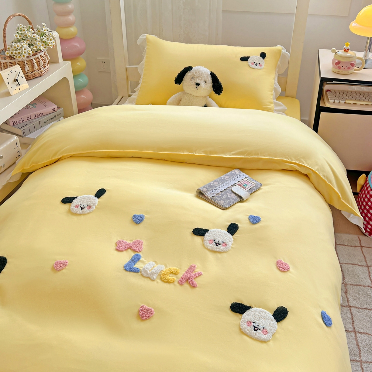 91家纺网 家纺一手货源 找家纺 雨菲家纺 2025新款学生季水洗棉毛巾绣花荷叶花边三件套四件套床单床笠款 开心狗黄