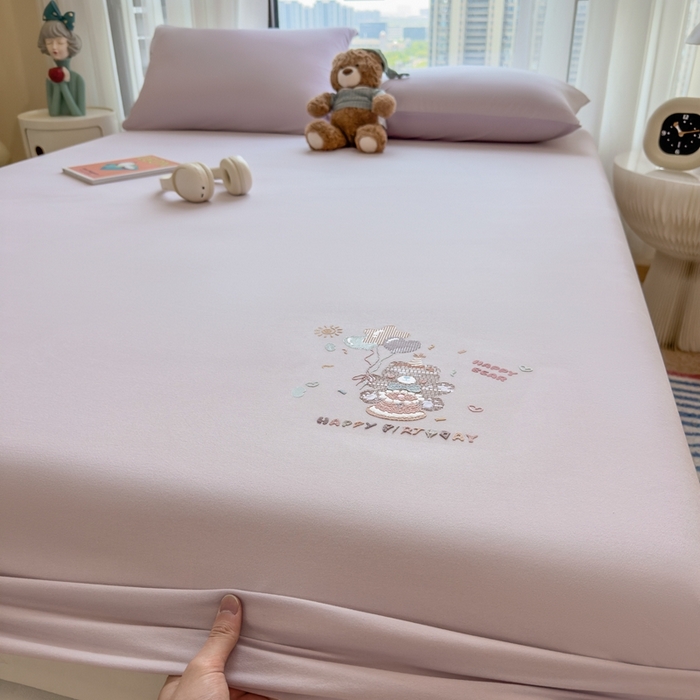 91家纺网 家纺一手货源 找家纺 米菲 2025新款高密针织棉印花床笠-梦幻 梦幻--香芋紫