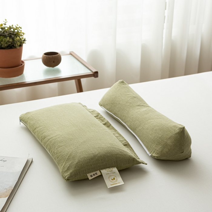 91家纺网 家纺一手货源 找家纺 萌番宝 2025新款A类水洗棉全棉三角方格二合一组合荞麦枕头草本清香荞麦腰枕 绿色三角46*16+方枕46*28