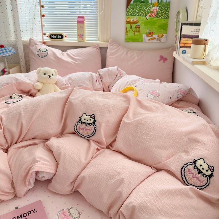 91家纺网 家纺一手货源 找家纺 三元色 2025新款云感毛巾绣四件套 爱心猫咪-粉