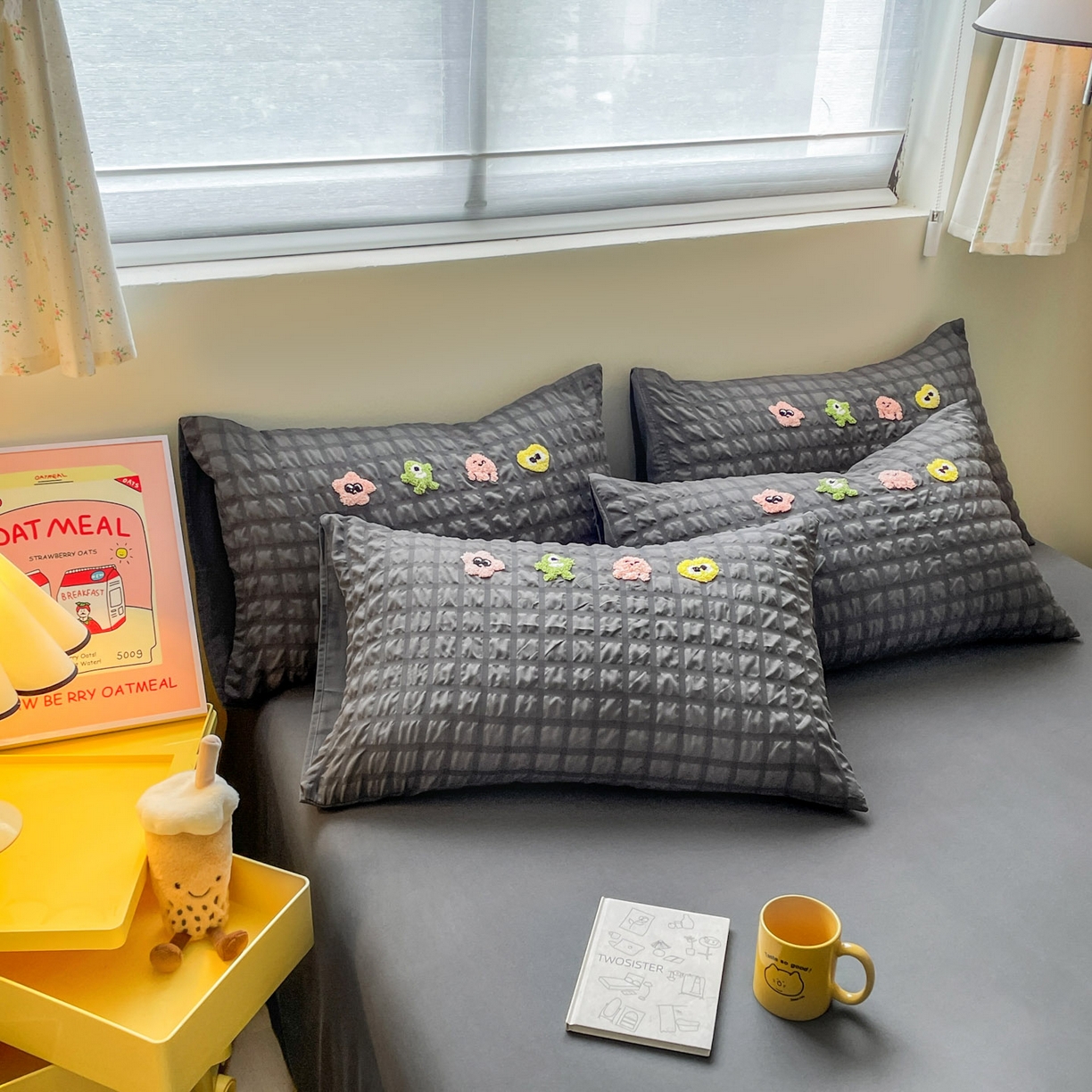 91家纺网 家纺一手货源 找家纺 千希家纺 2025新款高克重超柔泡泡纱毛巾绣泡芙精灵系列四件套 泡芙精灵-绅士灰