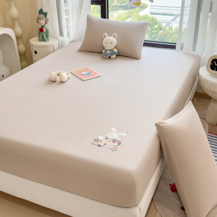 91家纺网 家纺一手货源 找家纺 米菲 2025新款高密针织棉印花床笠-梦幻 梦幻--卡其色