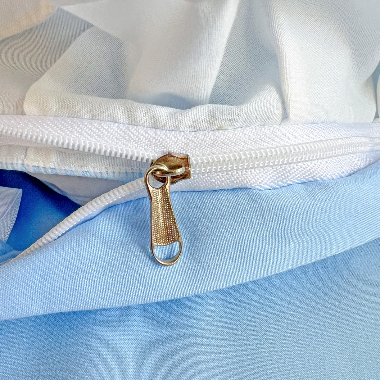 91家纺网 家纺一手货源 找家纺 雨菲家纺 2025新款学生季水洗棉毛巾绣花荷叶花边三件套四件套床单床笠款 开心狗蓝