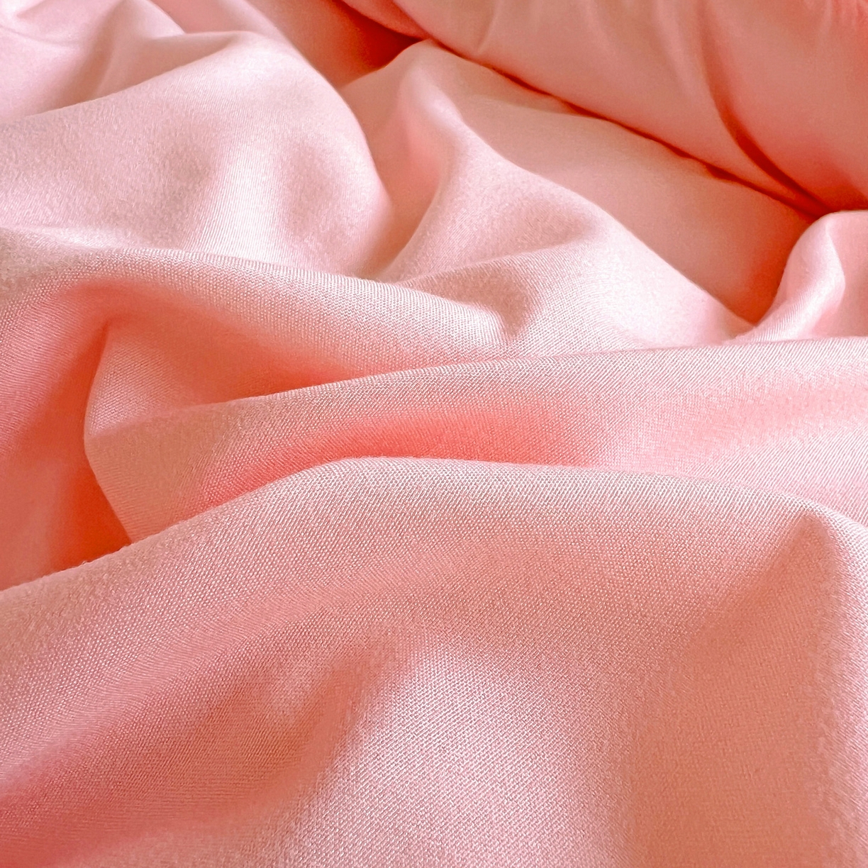 91家纺网 家纺一手货源 找家纺 雨菲家纺 2025新款学生季水洗棉毛巾绣花荷叶花边三件套四件套床单床笠款 美人鱼粉