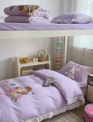 91家纺网 家纺一手货源 找家纺 雨菲家纺 2025新款学生季水洗棉毛巾绣花荷叶花边三件套四件套床单床笠款 美人鱼紫