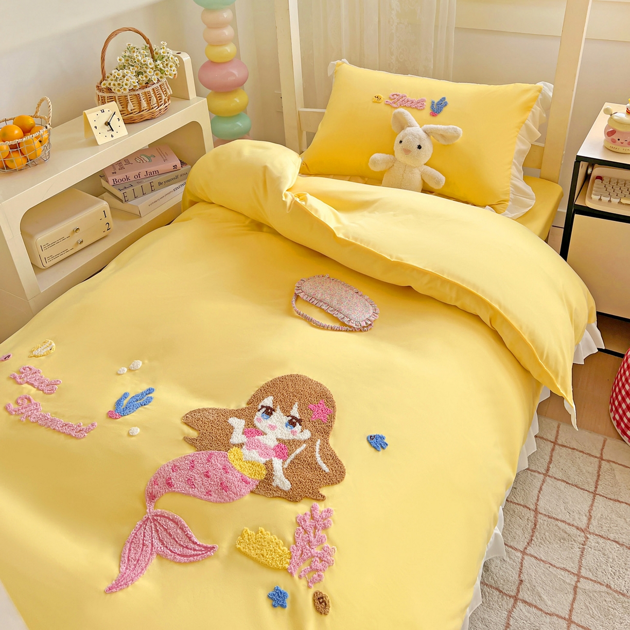 91家纺网 家纺一手货源 找家纺 雨菲家纺 2025新款学生季水洗棉毛巾绣花荷叶花边三件套四件套床单床笠款 美人鱼黄