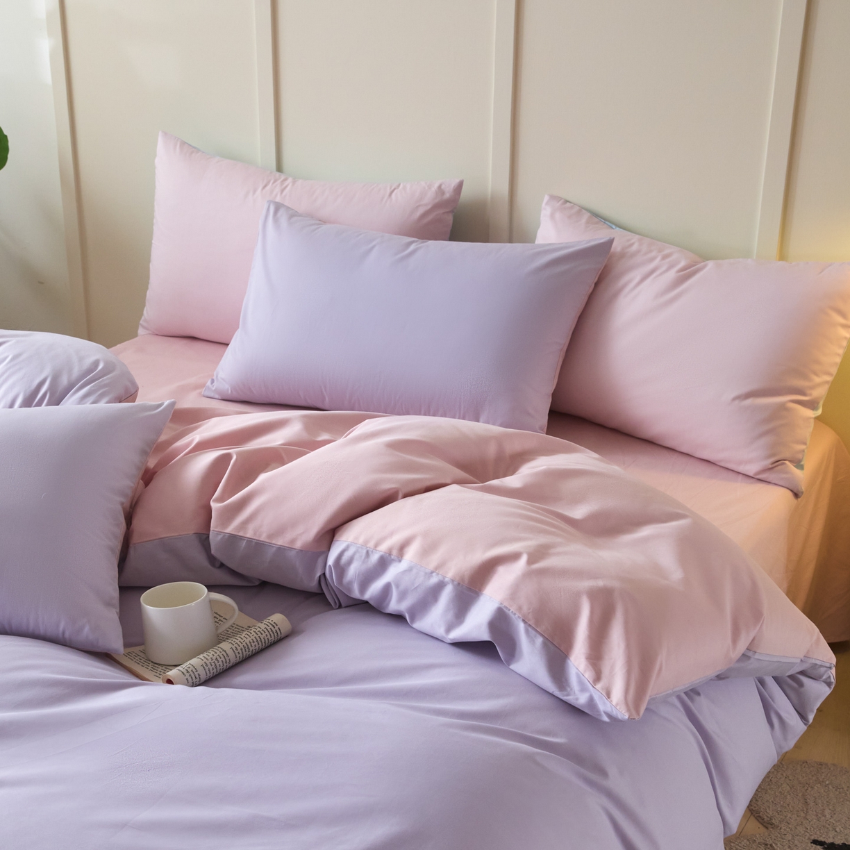 91家纺网 家纺一手货源 找家纺 乐美家纺 2025新款全棉双拼单被套 丁香紫+芍药粉