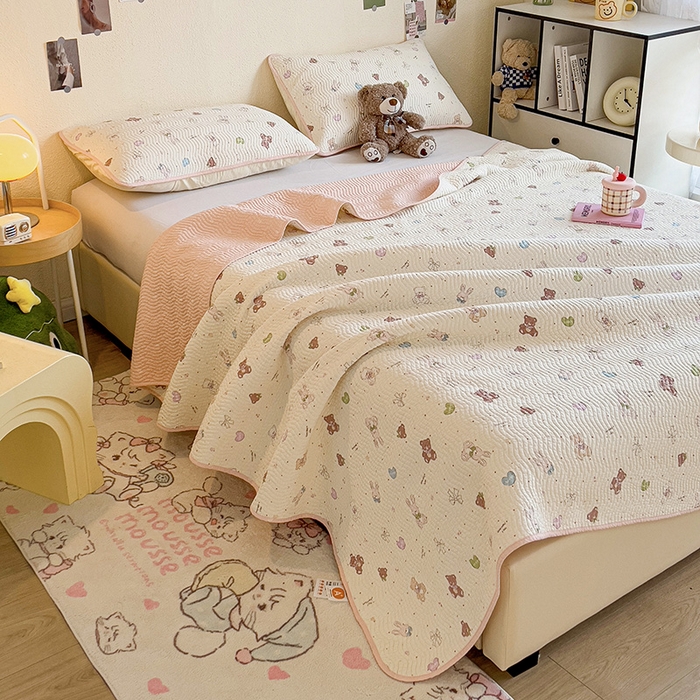 91家纺网 家纺一手货源 找家纺 羽爱家纺2025全棉13372新疆棉花床盖三件套 兔兔熊