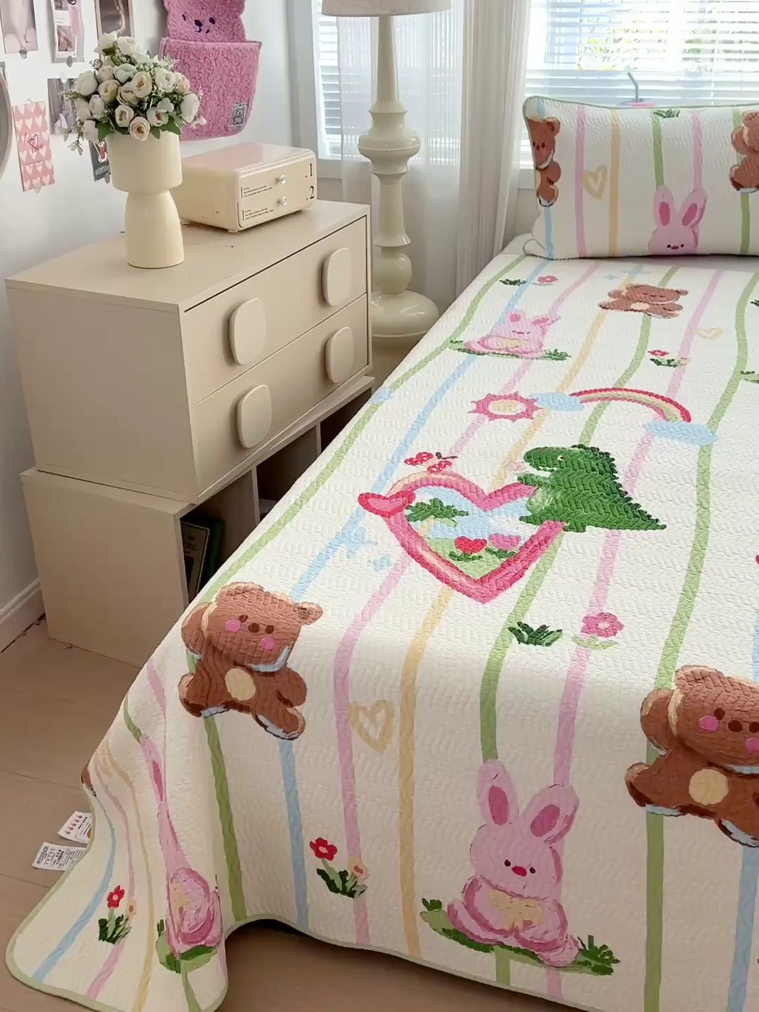 91家纺网 家纺一手货源 找家纺 羽爱家纺2025全棉13372新疆棉花床盖三件套 熊兔子