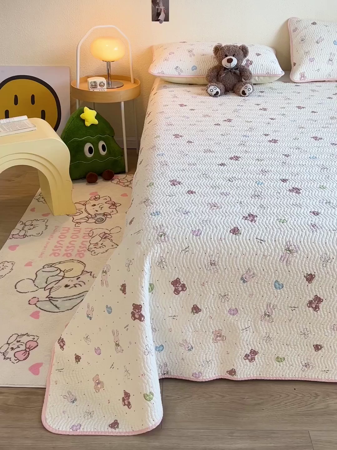 91家纺网 家纺一手货源 找家纺 羽爱家纺2025全棉13372新疆棉花床盖三件套 兔兔熊