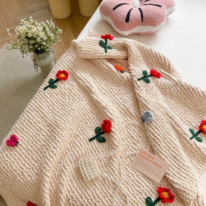 91家纺网 家纺一手货源 找家纺 918拾朵家居 2025新款纯手工立体花朵绒毯 米色