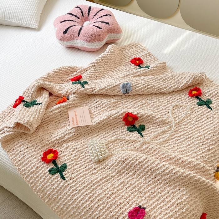 91家纺网 家纺一手货源 找家纺 918拾朵家居 2025新款纯手工立体花朵绒毯 米色