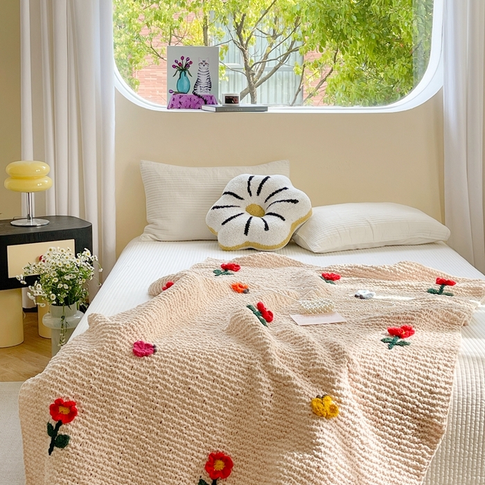 91家纺网 家纺一手货源 找家纺 918拾朵家居 2025新款纯手工立体花朵绒毯 米色