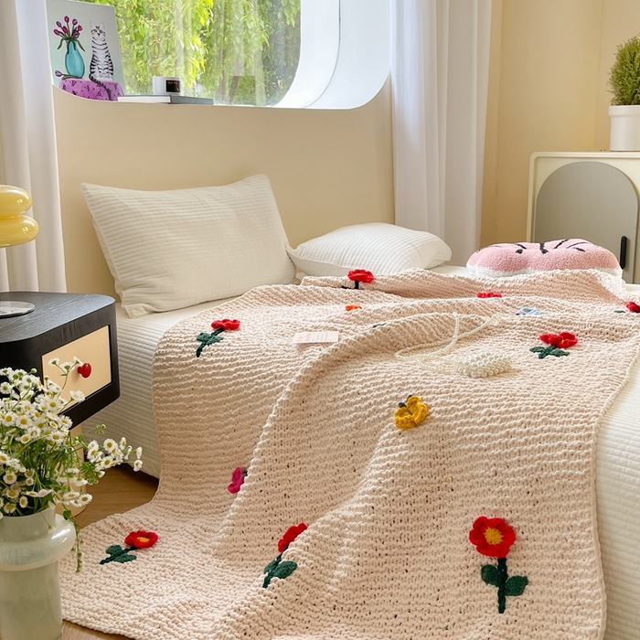 91家纺网 家纺一手货源 找家纺 918拾朵家居 2025新款纯手工立体花朵绒毯 米色