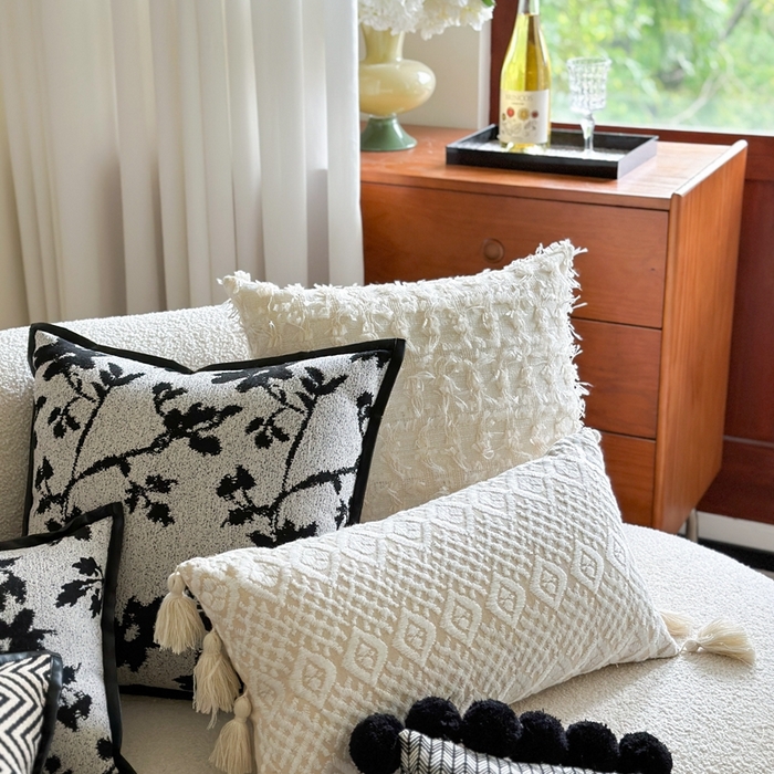 91家纺网 家纺一手货源 找家纺 （总）918拾朵家居 2025新款黑白复古风轻奢抱枕长条腰靠