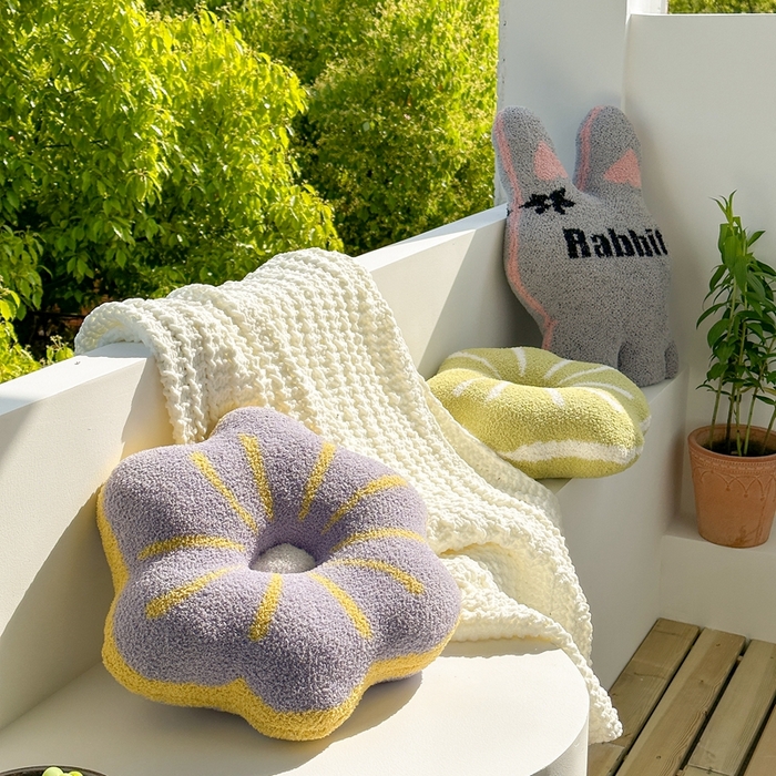 91家纺网 家纺一手货源 找家纺 （总）918拾朵家居 2025新款毛绒花瓣靠枕