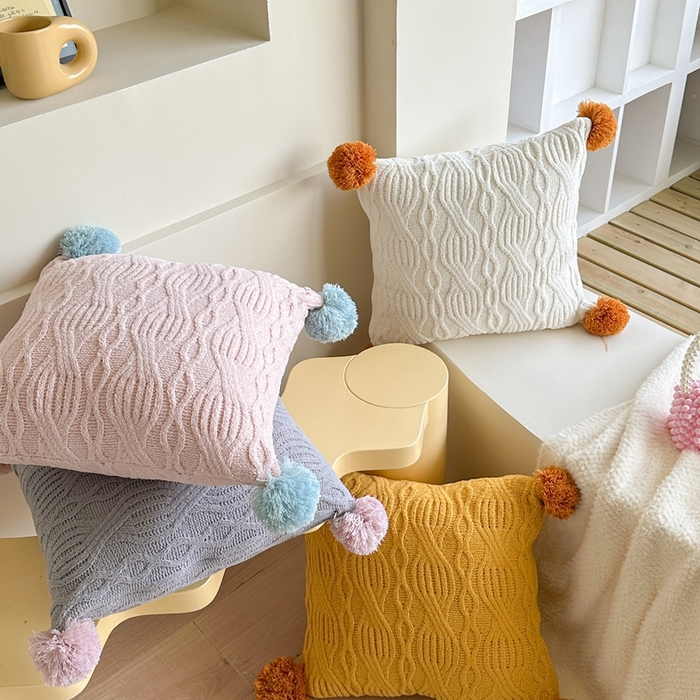 91家纺网 家纺一手货源 找家纺 （总）918拾朵家居 2025新款雪尼尔撞色毛球枕