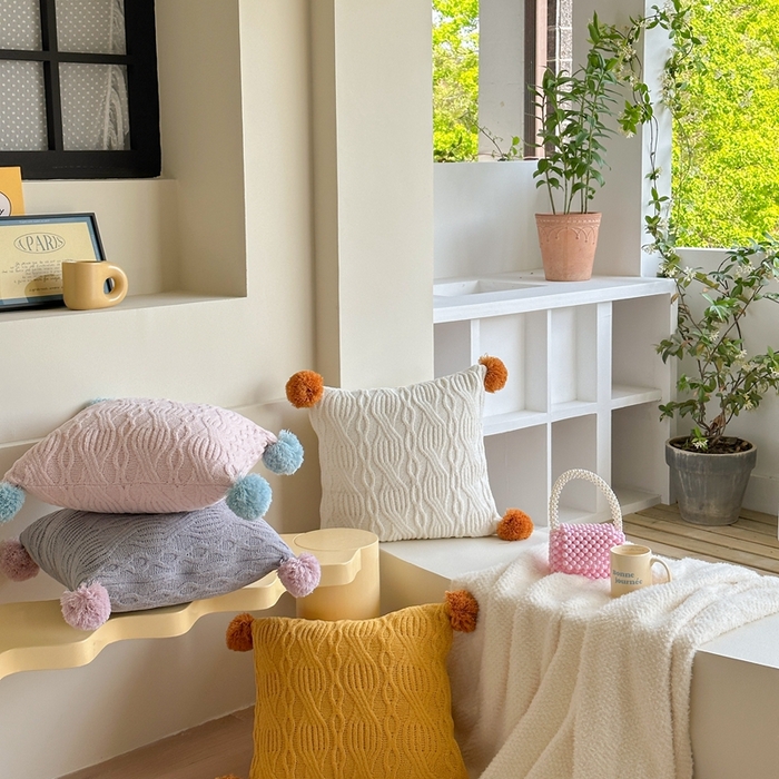 91家纺网 家纺一手货源 找家纺 （总）918拾朵家居 2025新款雪尼尔撞色毛球枕