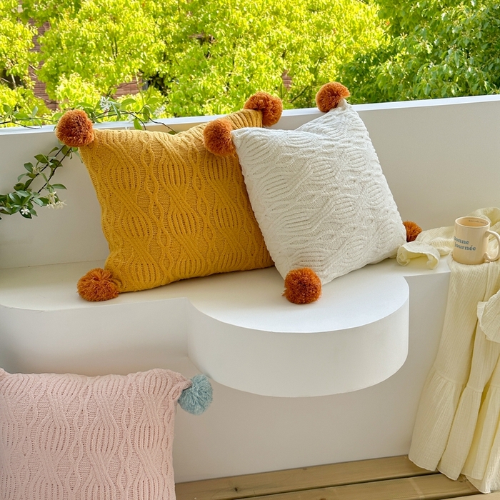 91家纺网 家纺一手货源 找家纺 （总）918拾朵家居 2025新款雪尼尔撞色毛球枕