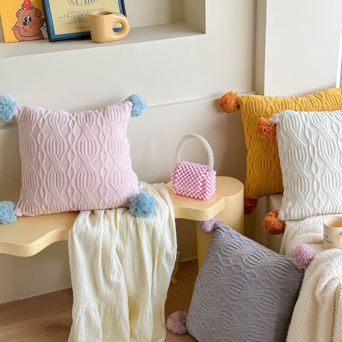 91家纺网 家纺一手货源 找家纺 （总）918拾朵家居 2025新款雪尼尔撞色毛球枕