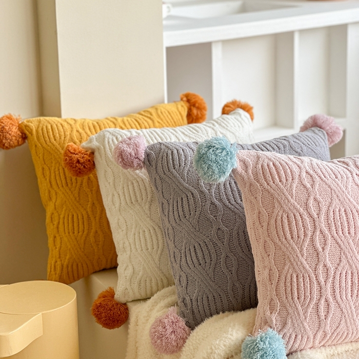 91家纺网 家纺一手货源 找家纺 （总）918拾朵家居 2025新款雪尼尔撞色毛球枕