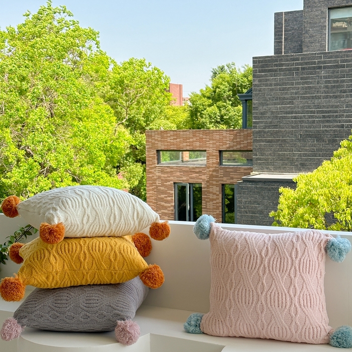 91家纺网 家纺一手货源 找家纺 （总）918拾朵家居 2025新款雪尼尔撞色毛球枕