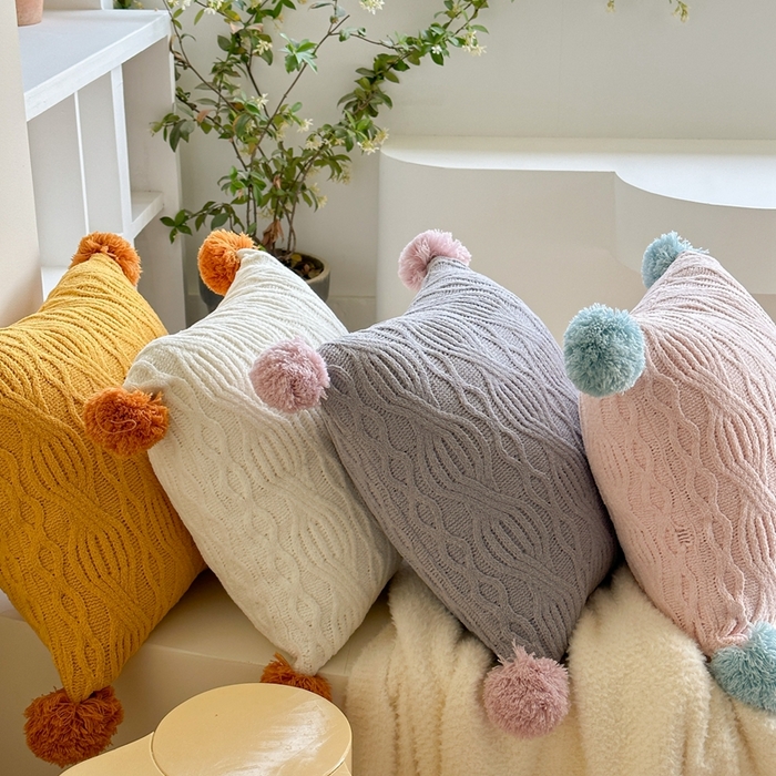 91家纺网 家纺一手货源 找家纺 （总）918拾朵家居 2025新款雪尼尔撞色毛球枕