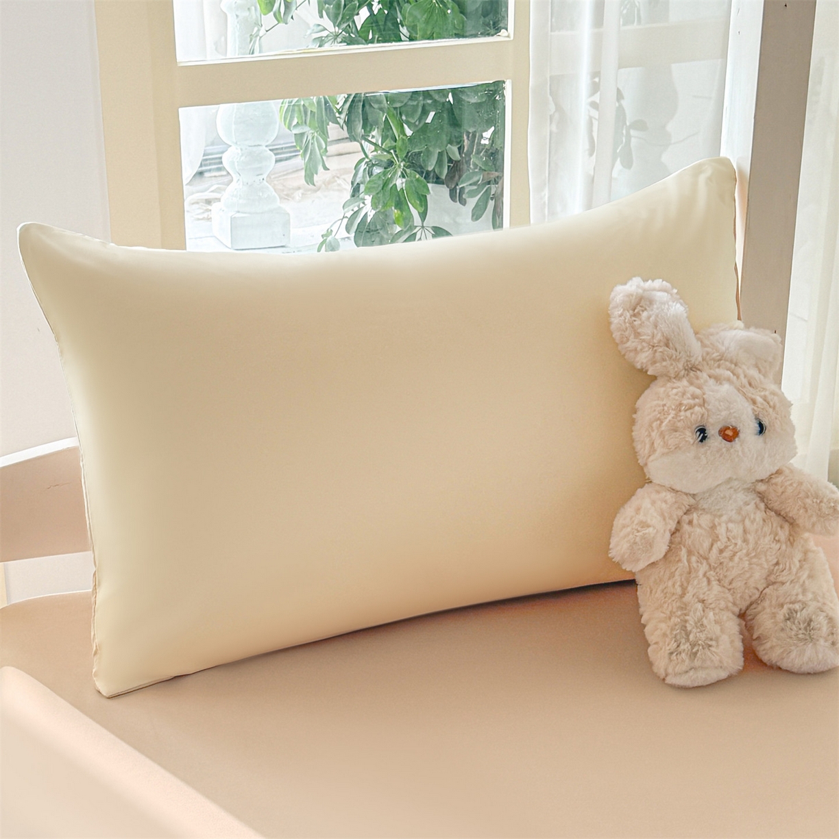 91家纺网 家纺一手货源 找家纺 笙意家纺 2025亲肤水洗棉学生宿舍三件套上下铺三件套-满绣系列 饼干熊-奶昔白+奶茶