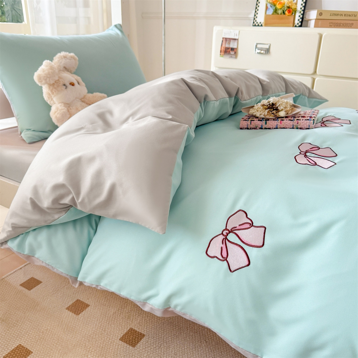 91家纺网 家纺一手货源 找家纺 笙意家纺 2025亲肤水洗棉学生宿舍三件套上下铺三件套-满绣系列 蝴蝶结-繁星兰+山灰