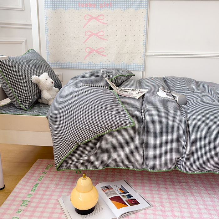 91家纺网 家纺一手货源 找家纺 （总）赫梵茜 2025新款经典小格纹云朵棉格子款学生床盖单品床盖床盖单件三件套